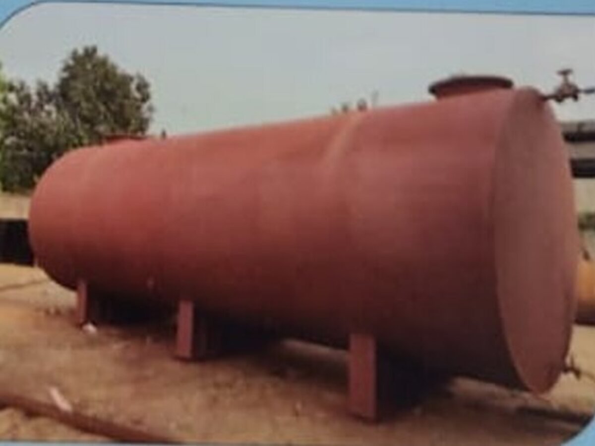 Horizontal SS and MS tank with dished ends on saddles